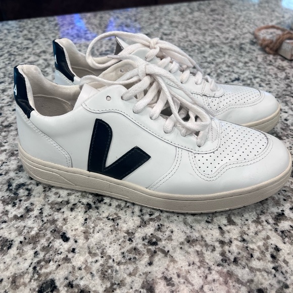 Veja Shoes - VEJA V10